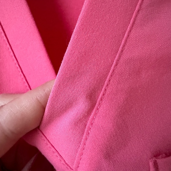 FIGS Catarina One Pocket Scrub Top in Neon Pink, size XXS - Picture 7 of 7